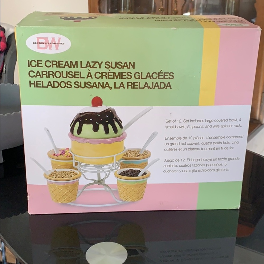 I cream lazy Susan